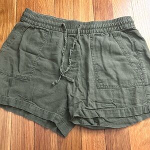 Old Navy Dusty Green Shorts with Elastic Waist Size Medium
